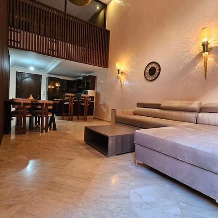 Charmant Duplex Au Coeur De Gueliz, Quartier Haut De Gamme De Marrakech มาร์ราเกช ภายนอก รูปภาพ