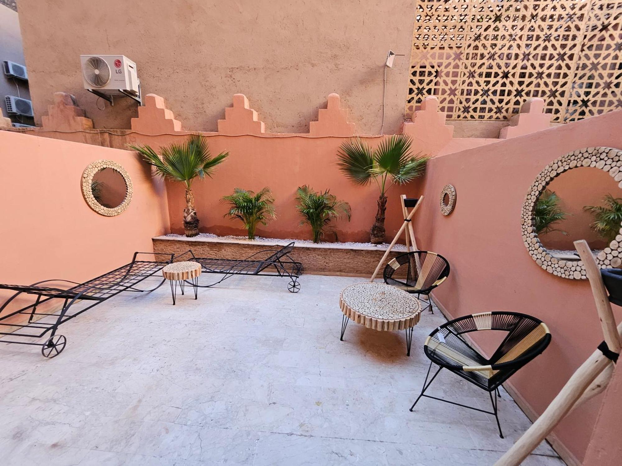 Charmant Duplex Au Coeur De Gueliz, Quartier Haut De Gamme De Marrakech มาร์ราเกช ภายนอก รูปภาพ